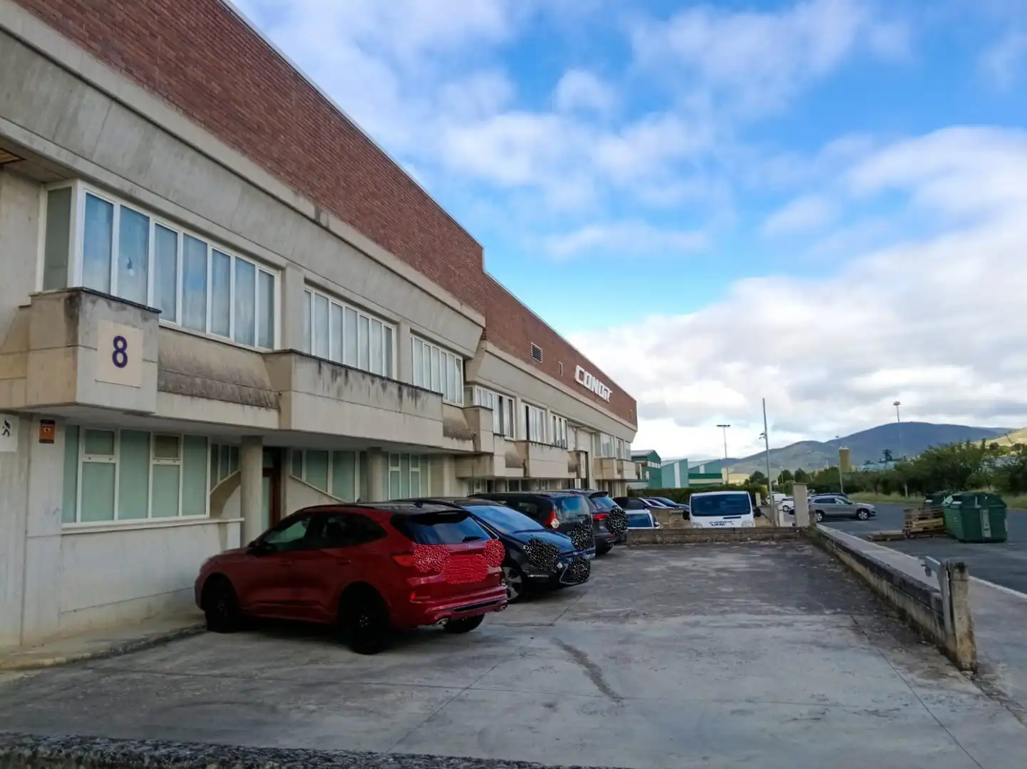 Vista exterior de Nau industrial en venda en Valle de Egüés / Eguesibar