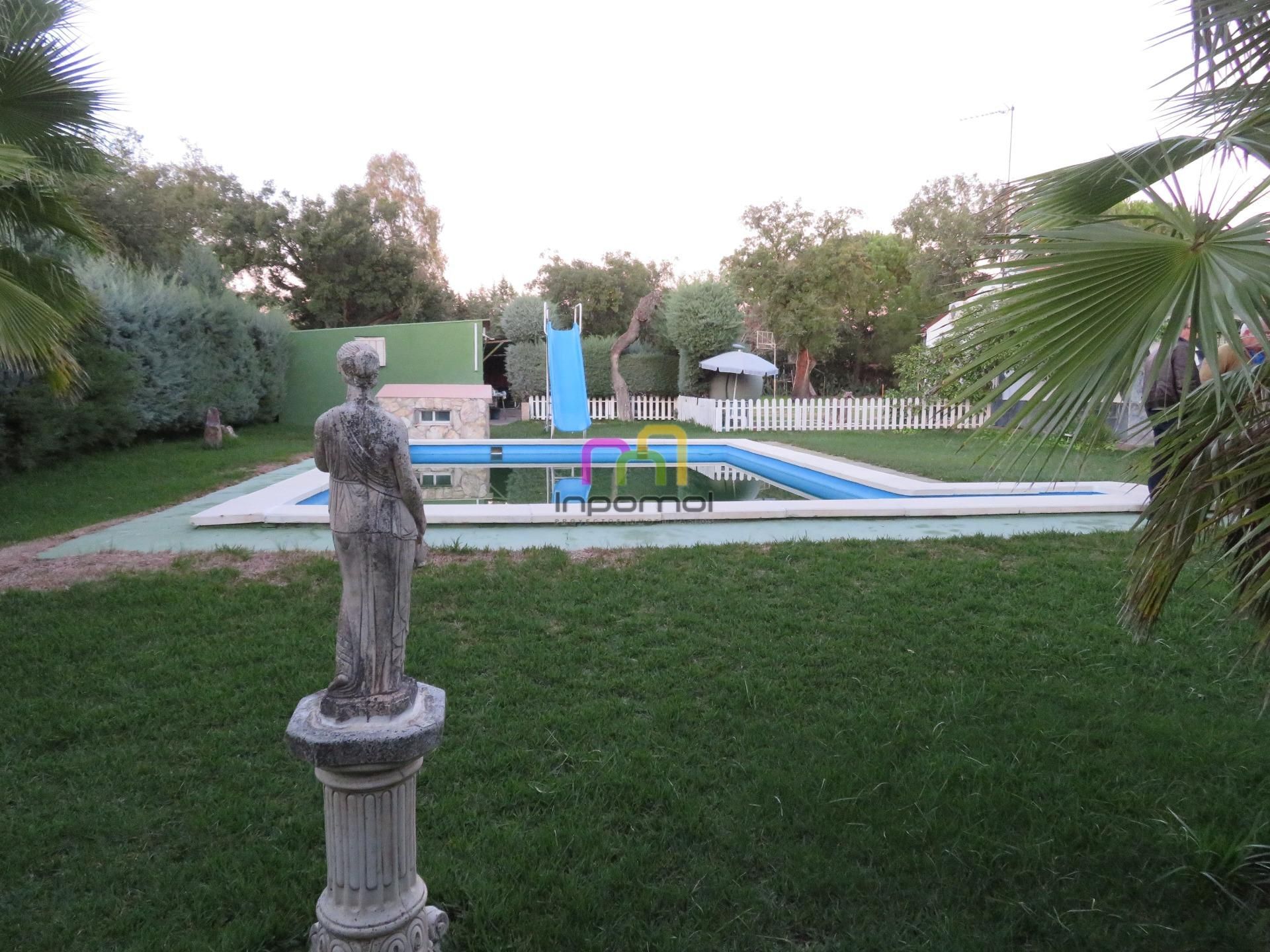 Garden of Country house for sale in Badajoz Capital  with Air Conditioner, Heating and Private garden