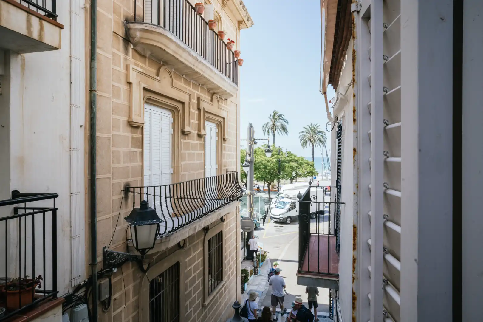 Terrasse von Einfamilien-Reihenhaus zum Verkauf in Sitges mit Klimaanlage, Heizung und Parkett