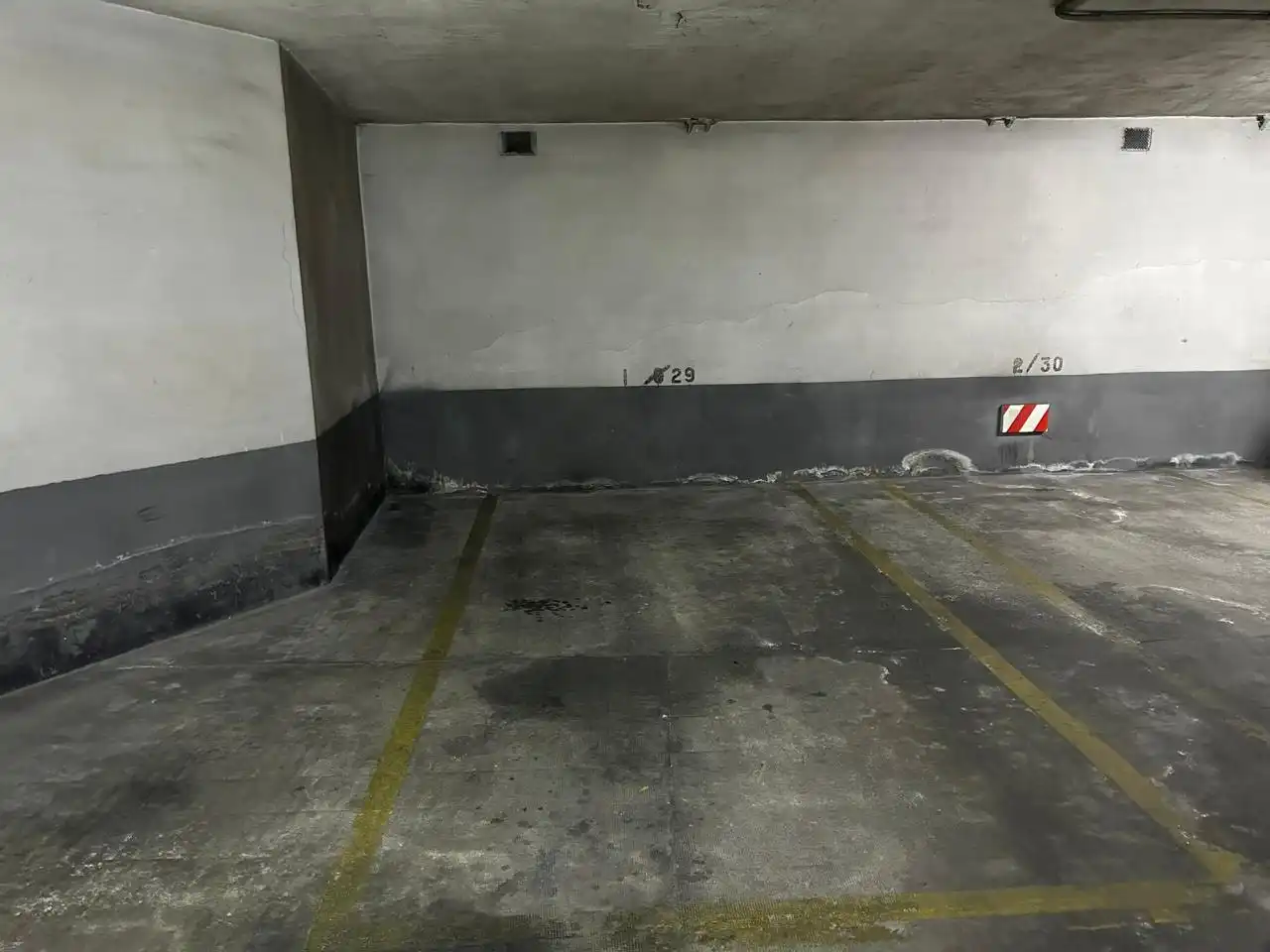 Parking de Piso en venta en León Capital  con Calefacción, Parquet y Terraza