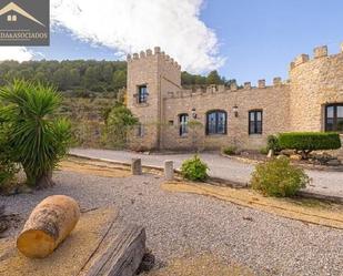Vista exterior de Casa o xalet en venda en Castro-Urdiales amb Aire condicionat, Calefacció i Jardí privat