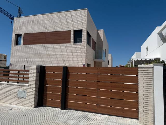 Casa-adosada en Venta en Carrer Mas del Clanxet, 26 en Quatre Camins