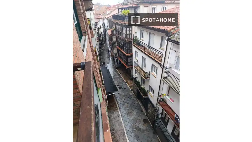 Vista exterior de Apartamento para compartir en Castro-Urdiales con Aire acondicionado, Calefacción y Terraza
