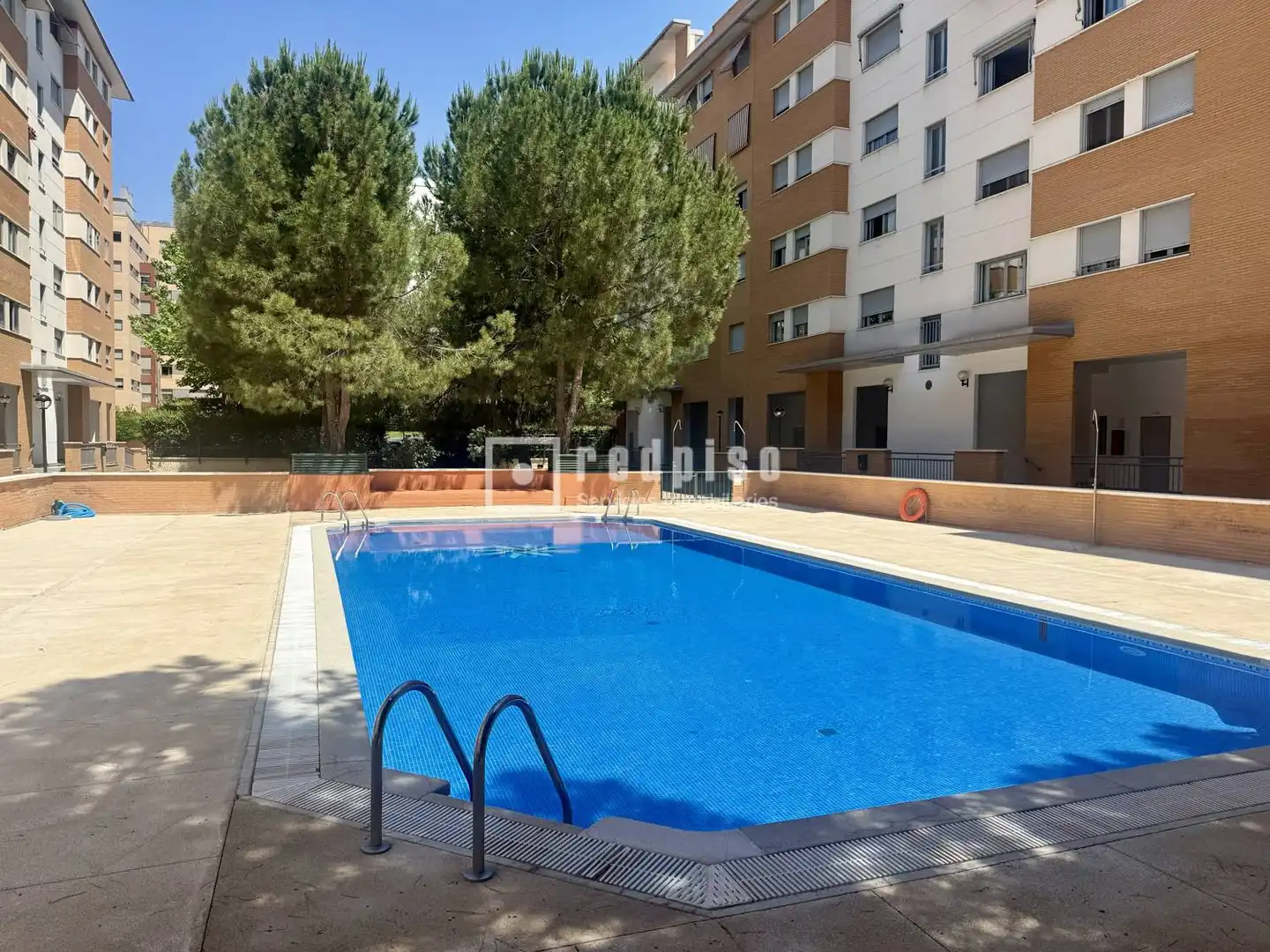 Swimming pool of Flat for sale in Madrid  with Heating, Private garden and Parquet flooring