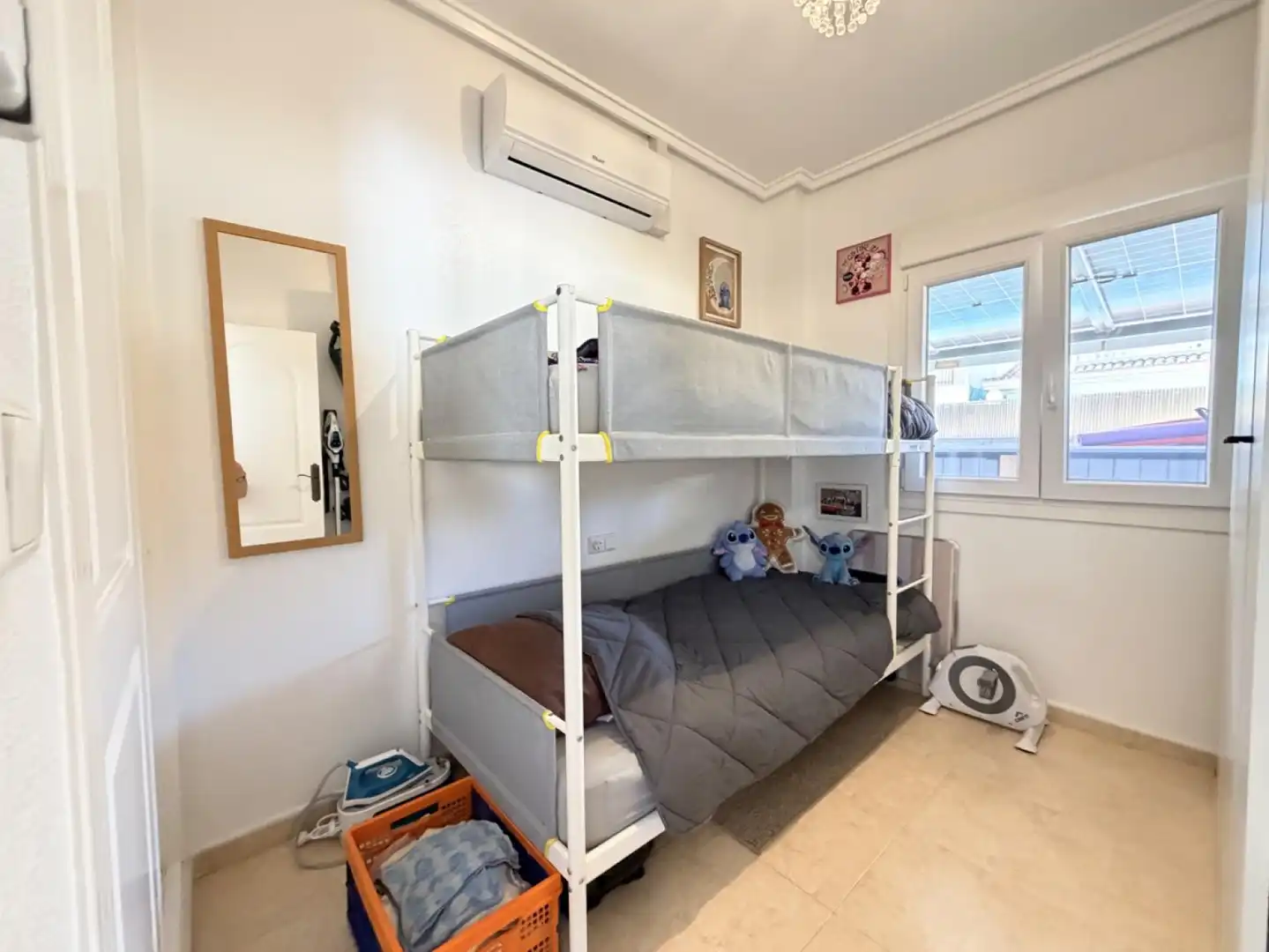 Schlafzimmer von Einfamilien-Reihenhaus zum Verkauf in Zaragoza