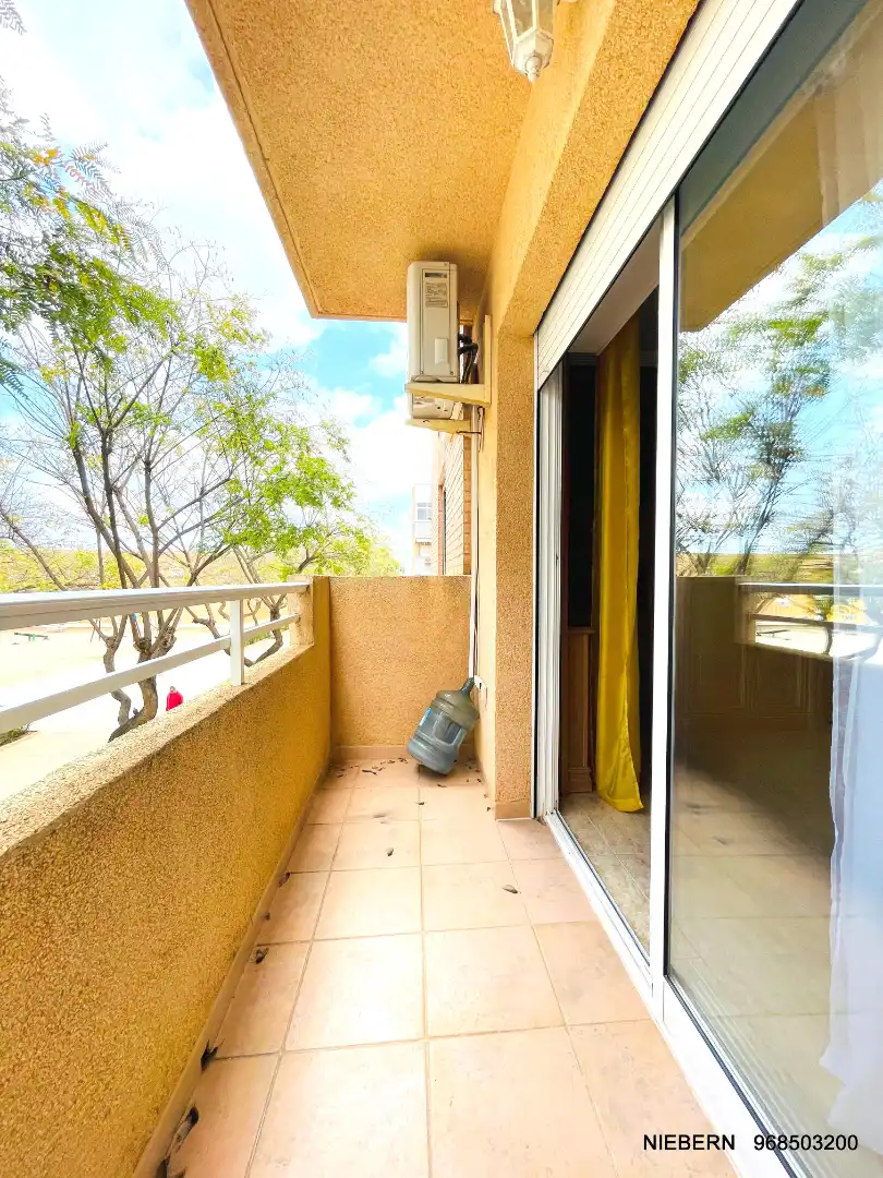 Flat with terrace to rent in Avenida de Venecia, imagen 13