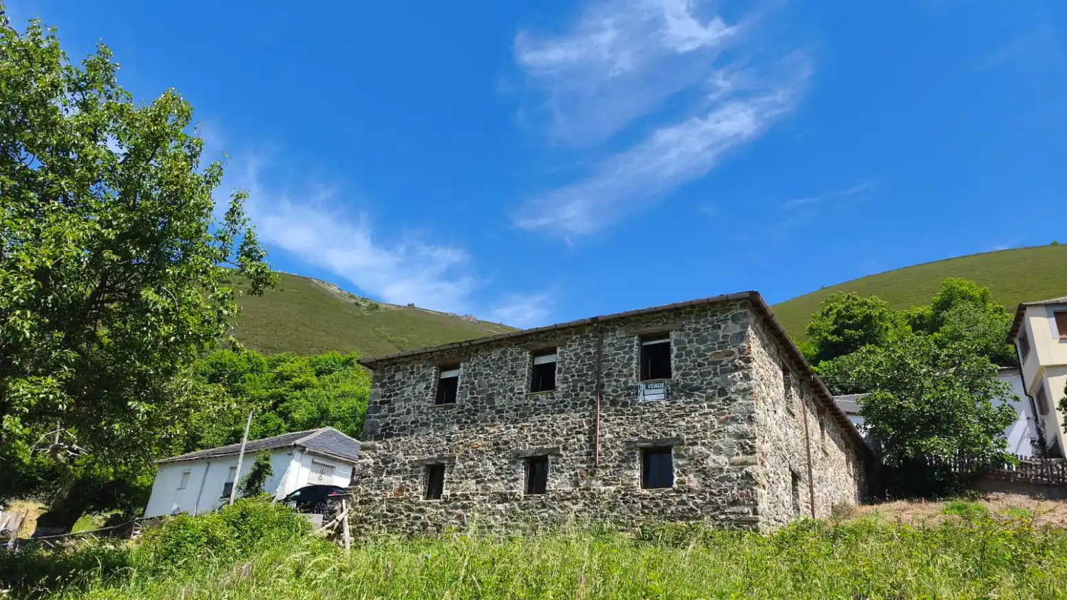 Vista exterior de Casa o xalet en venda en Degaña amb Traster