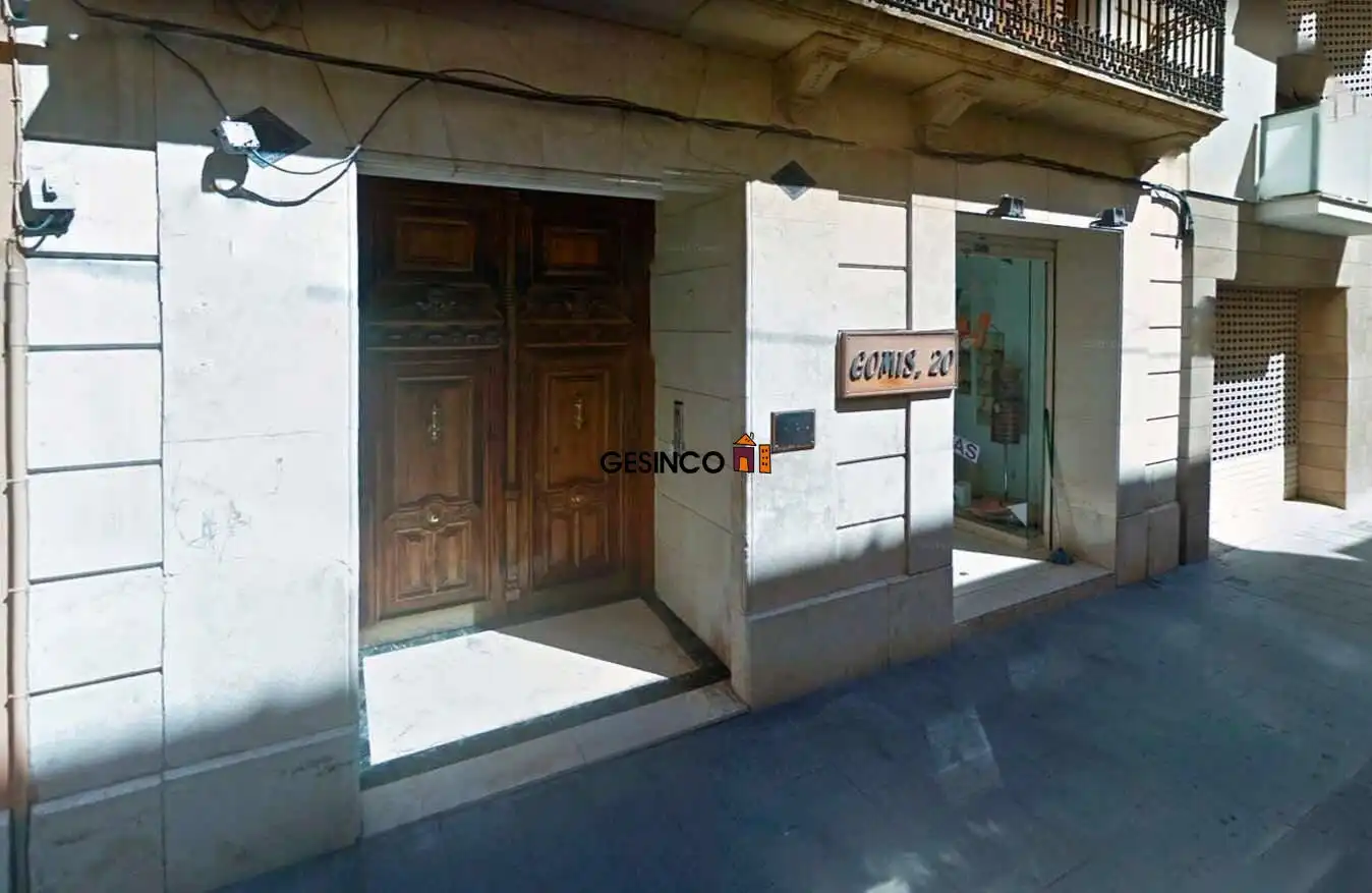 Locale commerciale in vendita a Calle de Josep Melcior Gomis 25, imagen 2