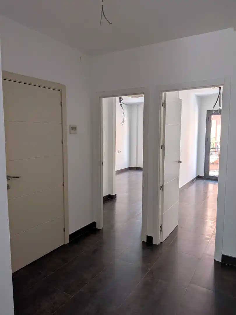 Wohnung zur Miete in Dos Hermanas mit Klimaanlage, Heizung und Balkon