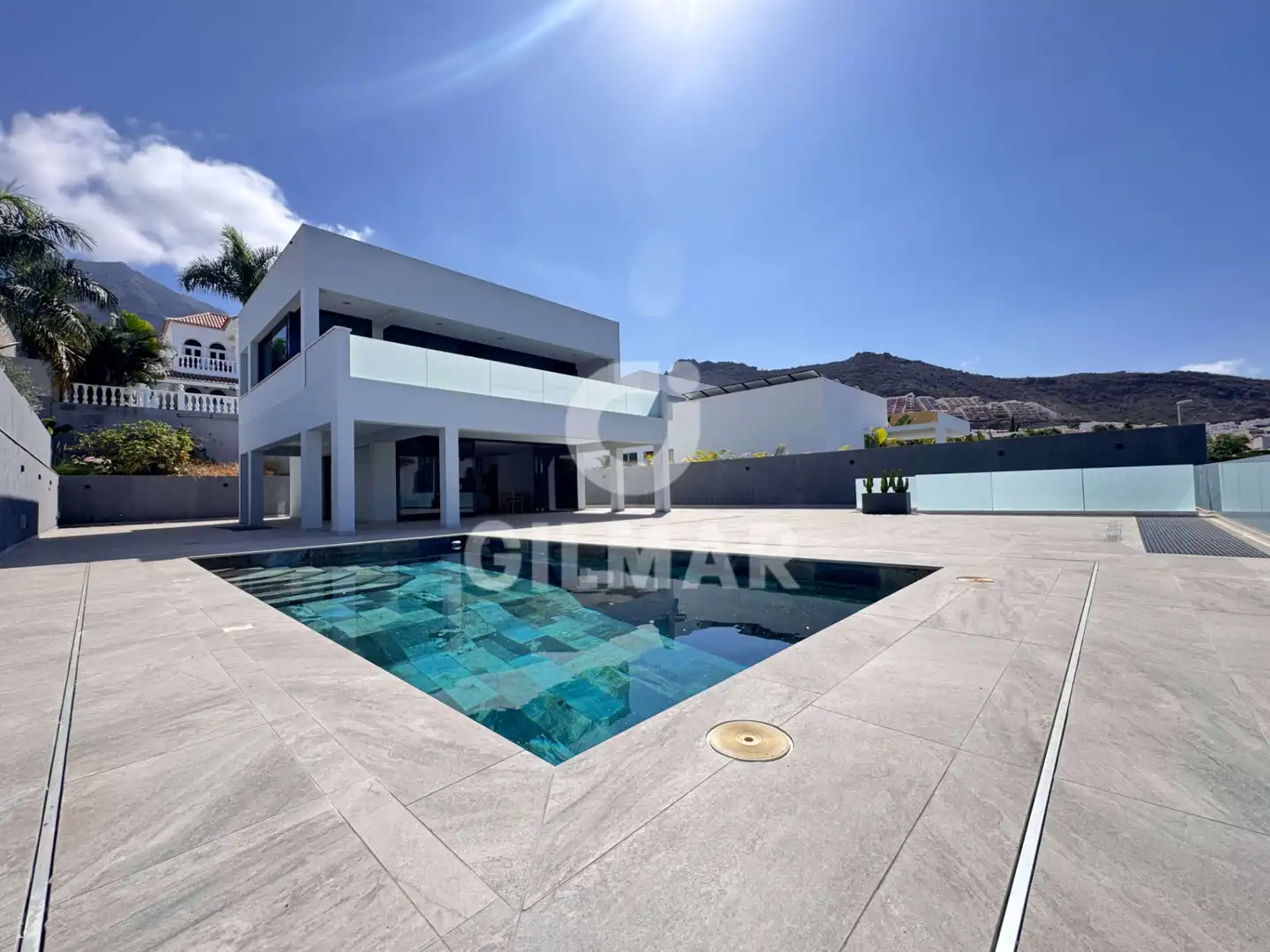 Chalet con piscina en venta en Costa Adeje
