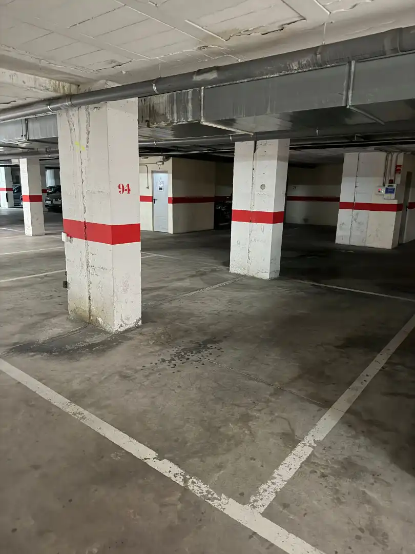 Parking de Piso en venta en Ávila con Calefacción, Terraza y Trastero