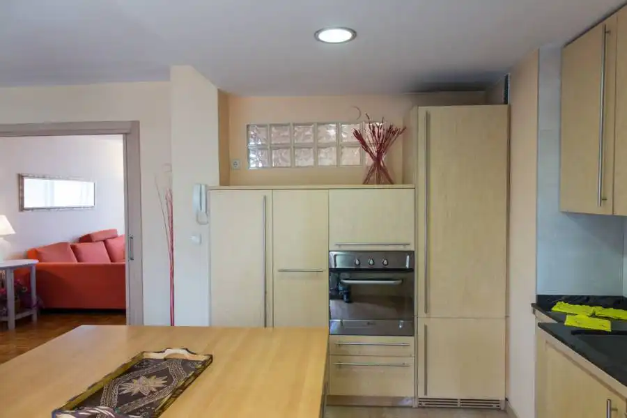 Cocina de Piso en venta en  Pamplona / Iruña con Calefacción, Parquet y Amueblado