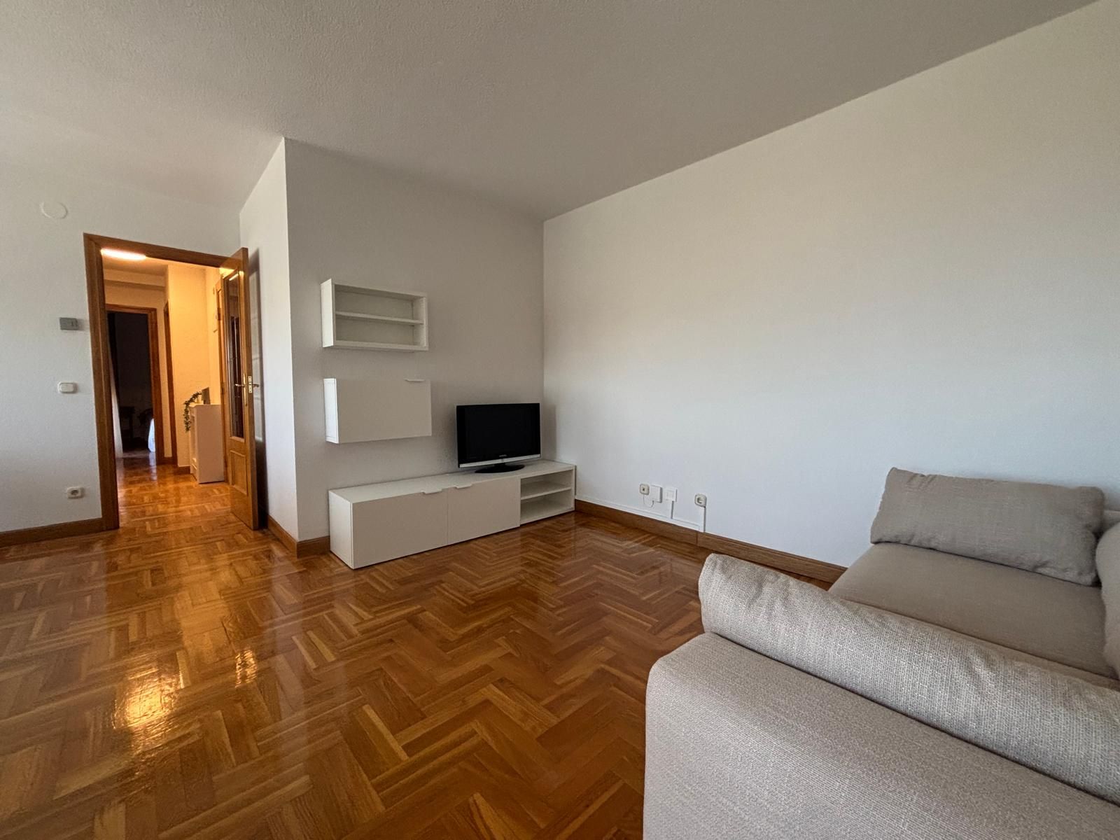 Sala d'estar de Apartament de lloguer en  Pamplona / Iruña amb Calefacció, Terrassa i Moblat
