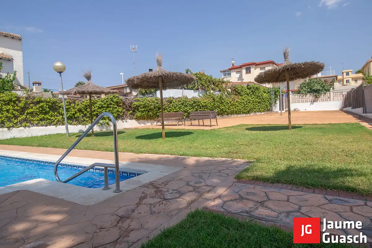 Piscina de Casa adosada en venta en Creixell con Aire acondicionado, Calefacción y Jardín privado