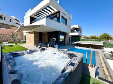 Chalet con balcón en venta en Finestrat Pueblo