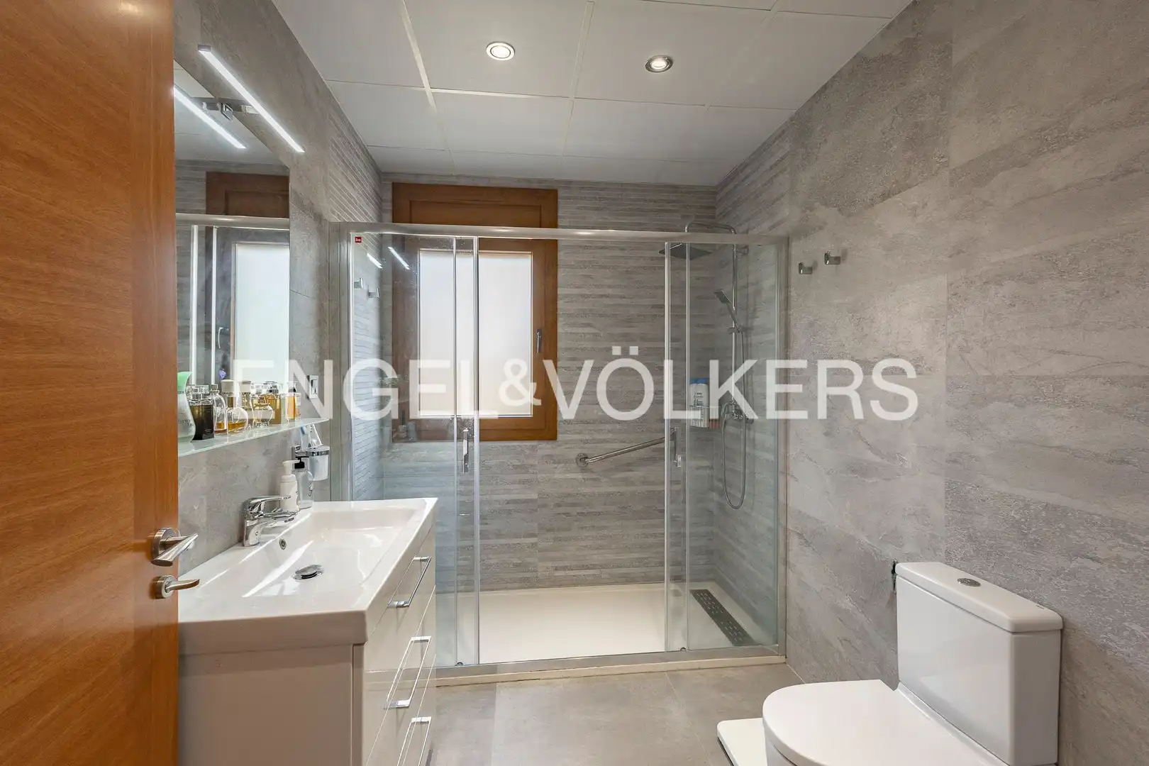 Bathroom of Houses for sale in Sant Sadurní d'Anoia  with Air Conditioner, Heating and Private garden