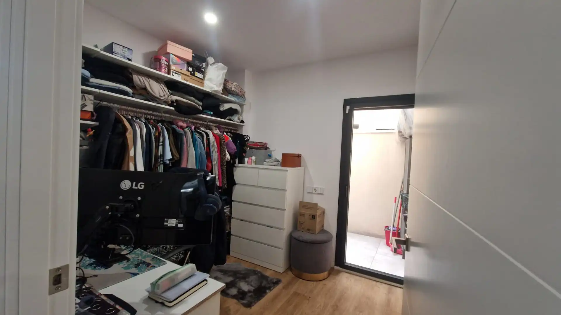 Wohnung zum Verkauf in Sant Boi de Llobregat mit Klimaanlage, Heizung und Abstellraum