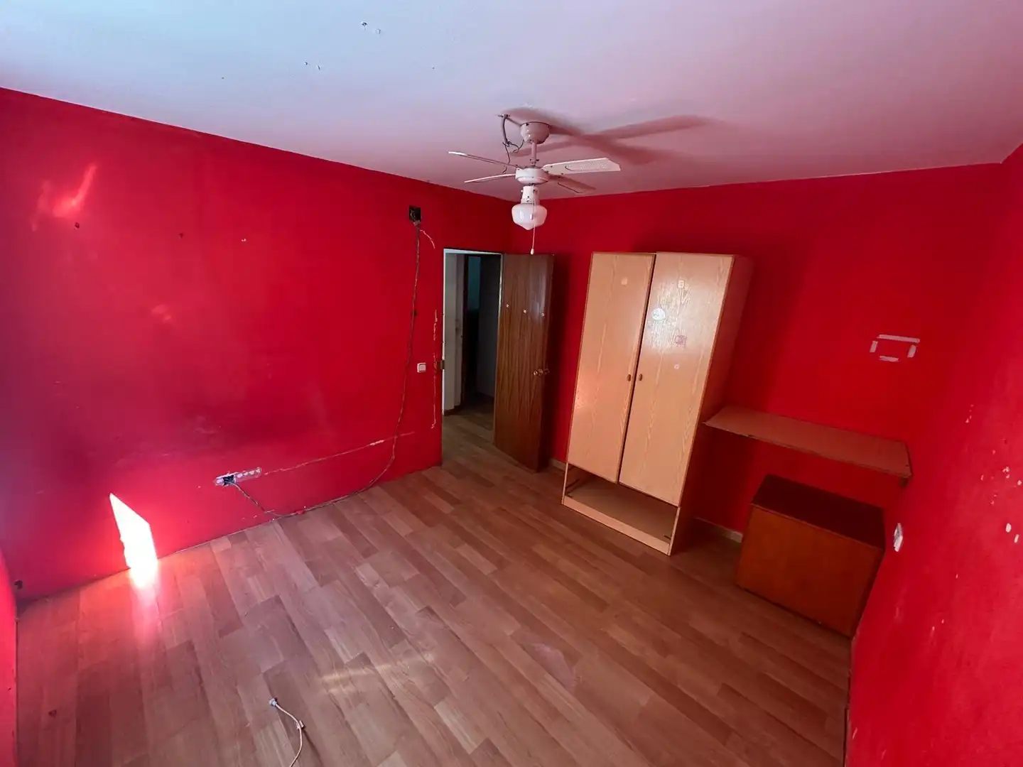 Bedroom of Flat for sale in Girona