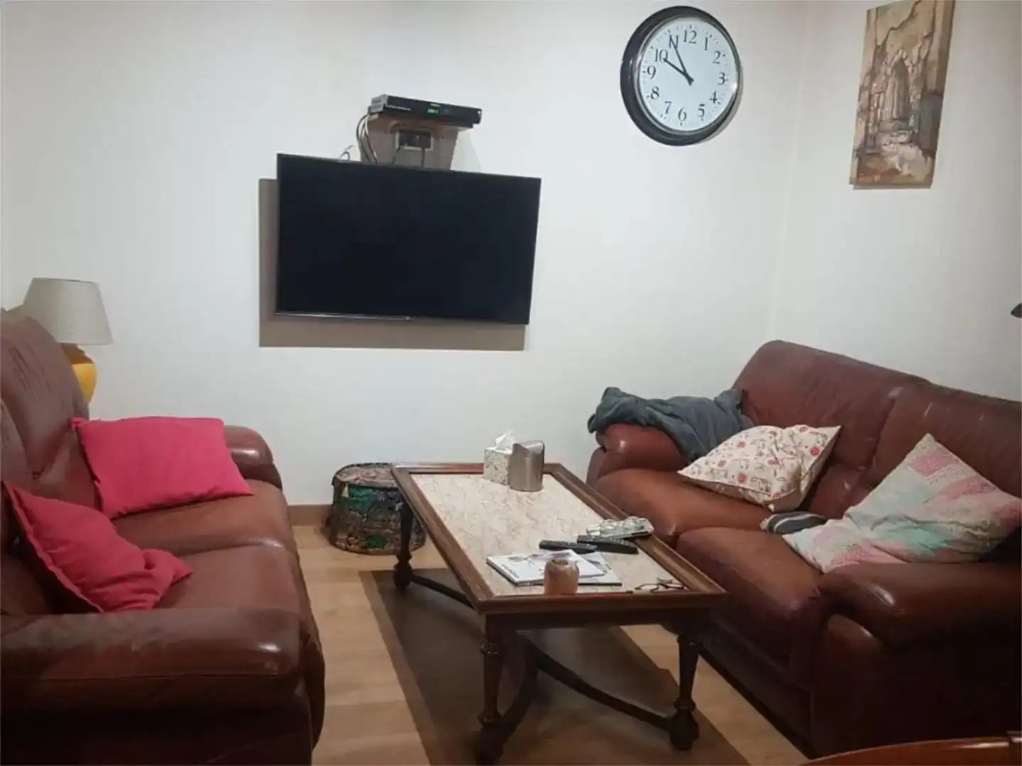 Sala d'estar de Finca rústica en venda en Crémenes amb Jardí privat, Parquet i Traster