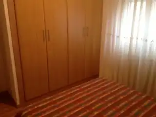 Habitación de Apartamento en venta en León Capital  con Calefacción, Parquet y Terraza