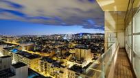 Vista exterior de Àtic en venda en  Barcelona Capital amb Aire condicionat, Terrassa i Balcó