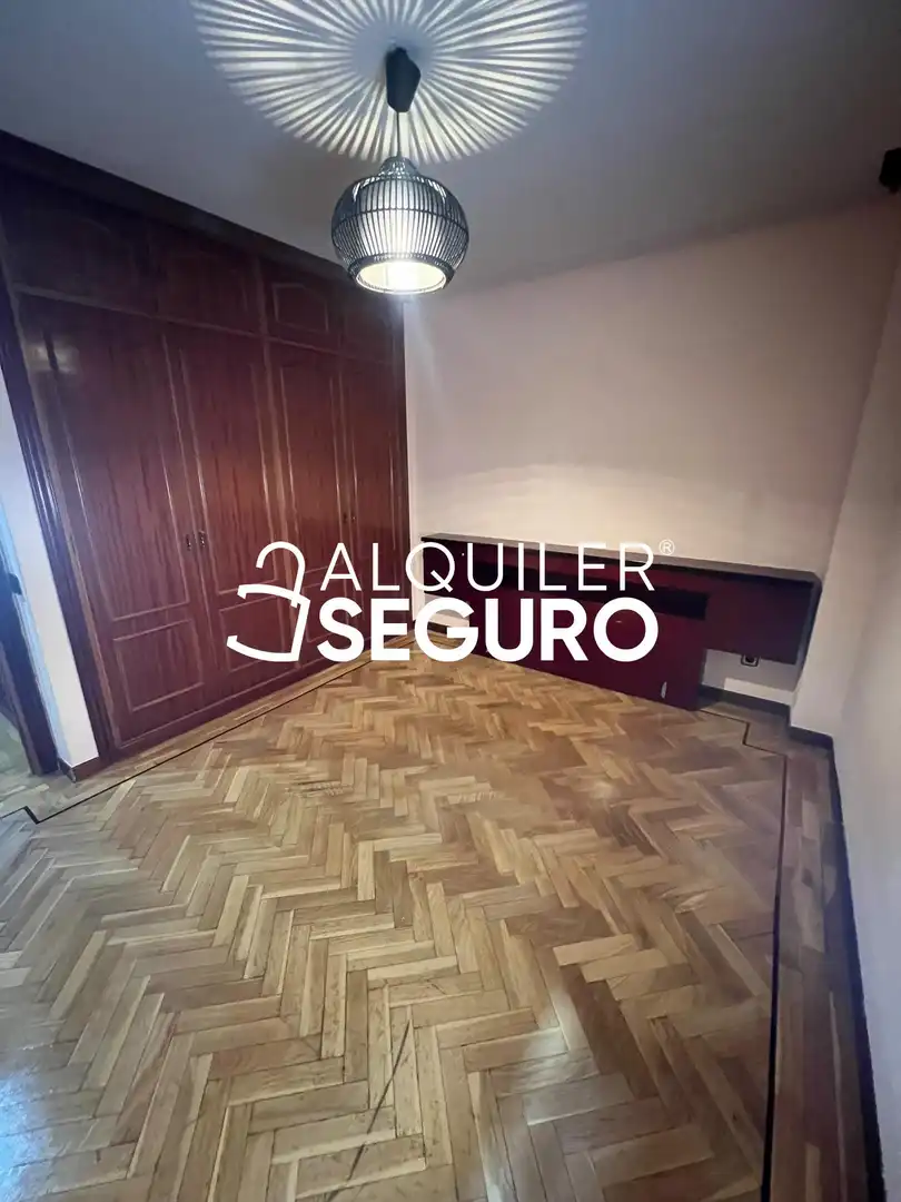 Schlafzimmer von Wohnung zur Miete in Madrid mit Klimaanlage, Heizung und Terrasse