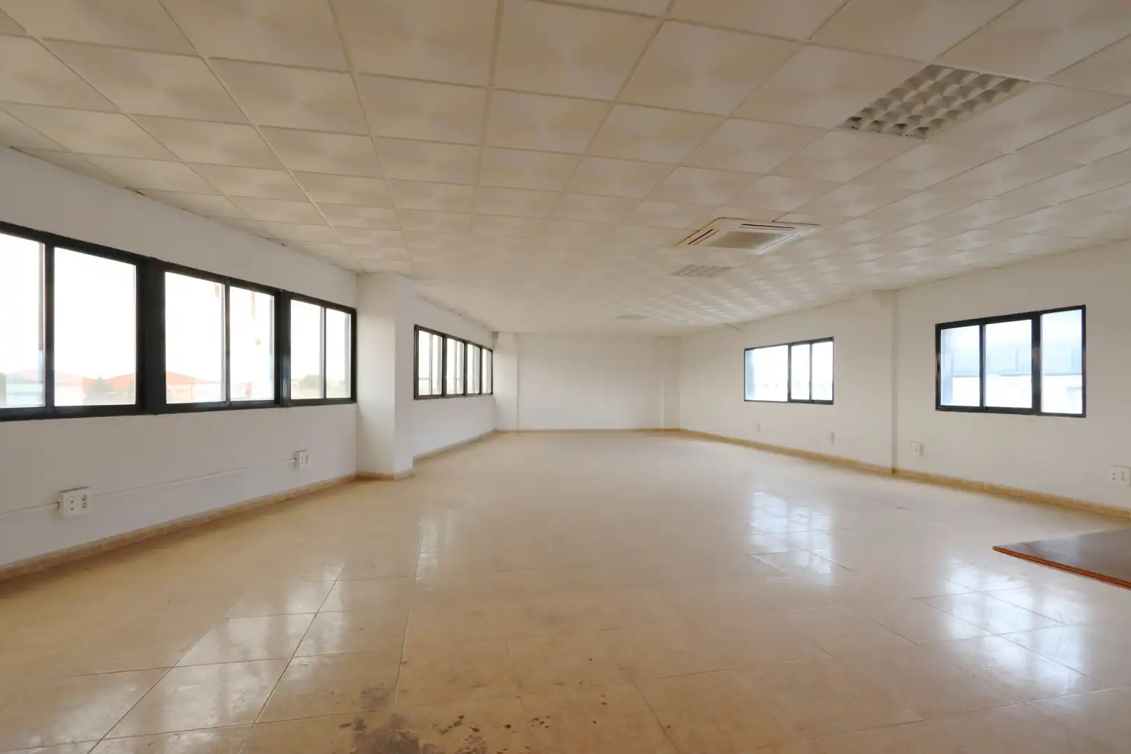 Nave industrielle avec ascenseur à vendre à Zona industrial, imagen 18
