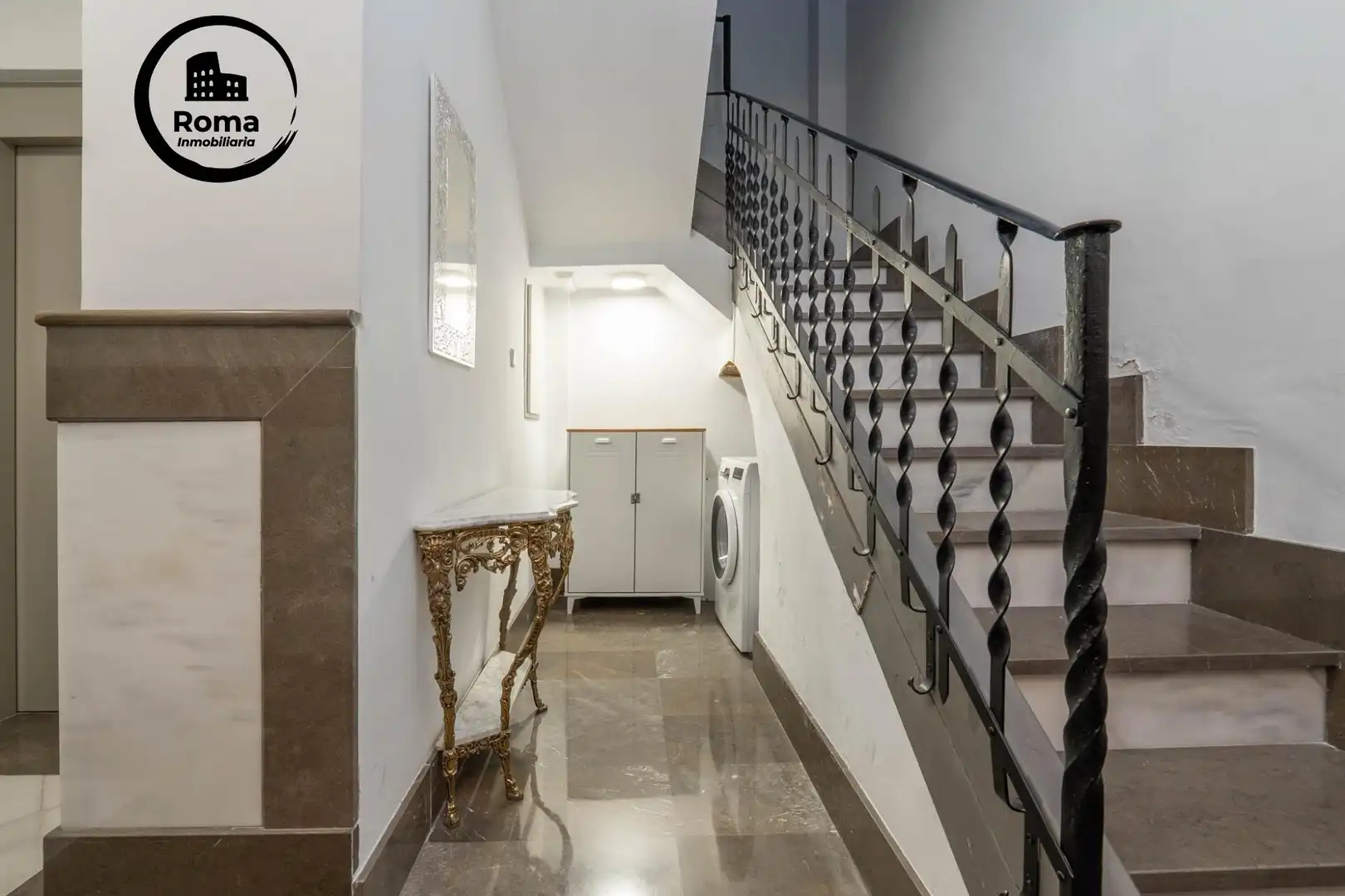 Houses for sale in Granada  with Air Conditioner, Heating and Furnished