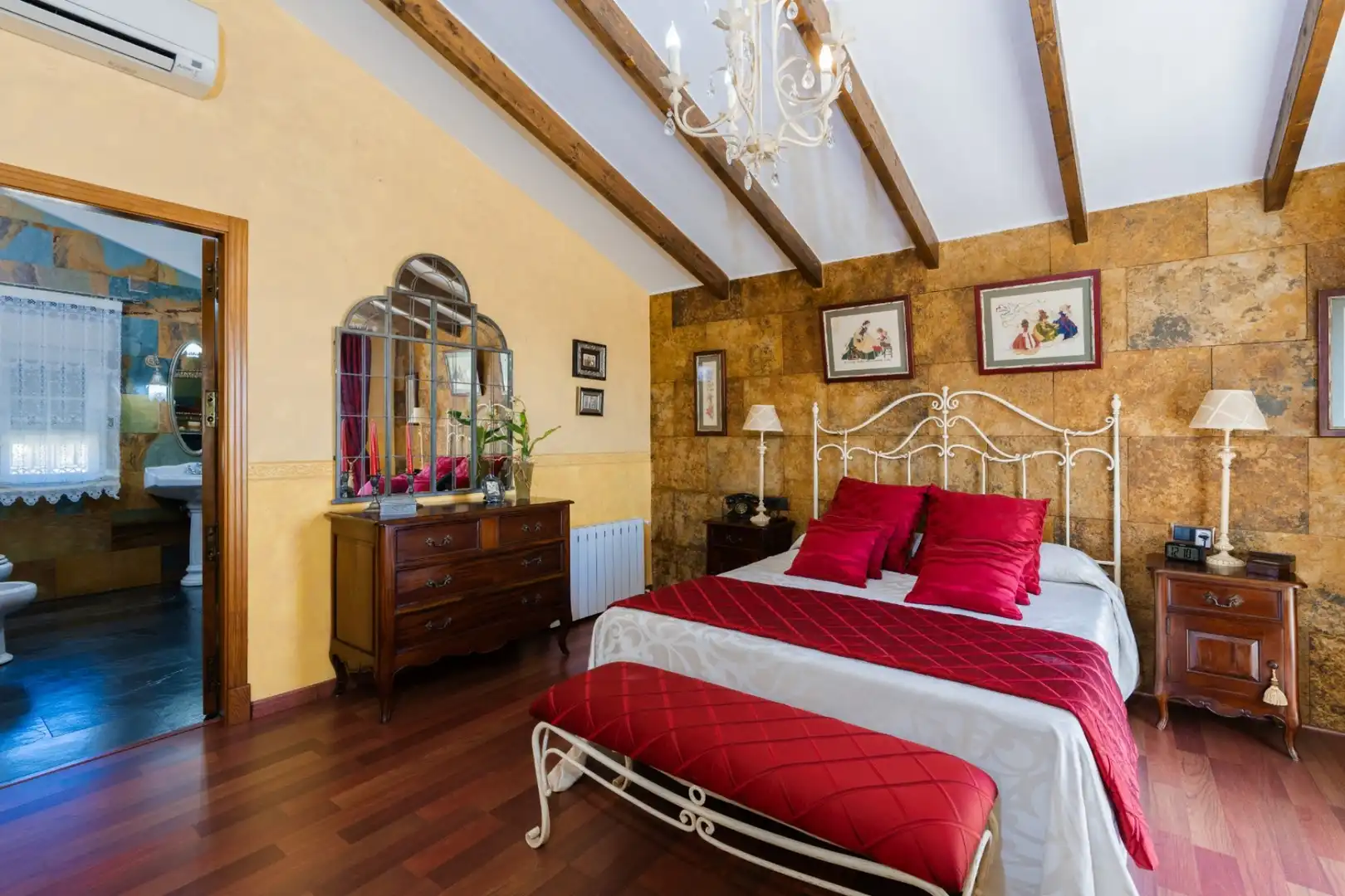 Habitación de Casa o chalet en venta en San Vicente del Raspeig / Sant Vicent del Raspeig con Aire acondicionado, Calefacción y Jardín privado
