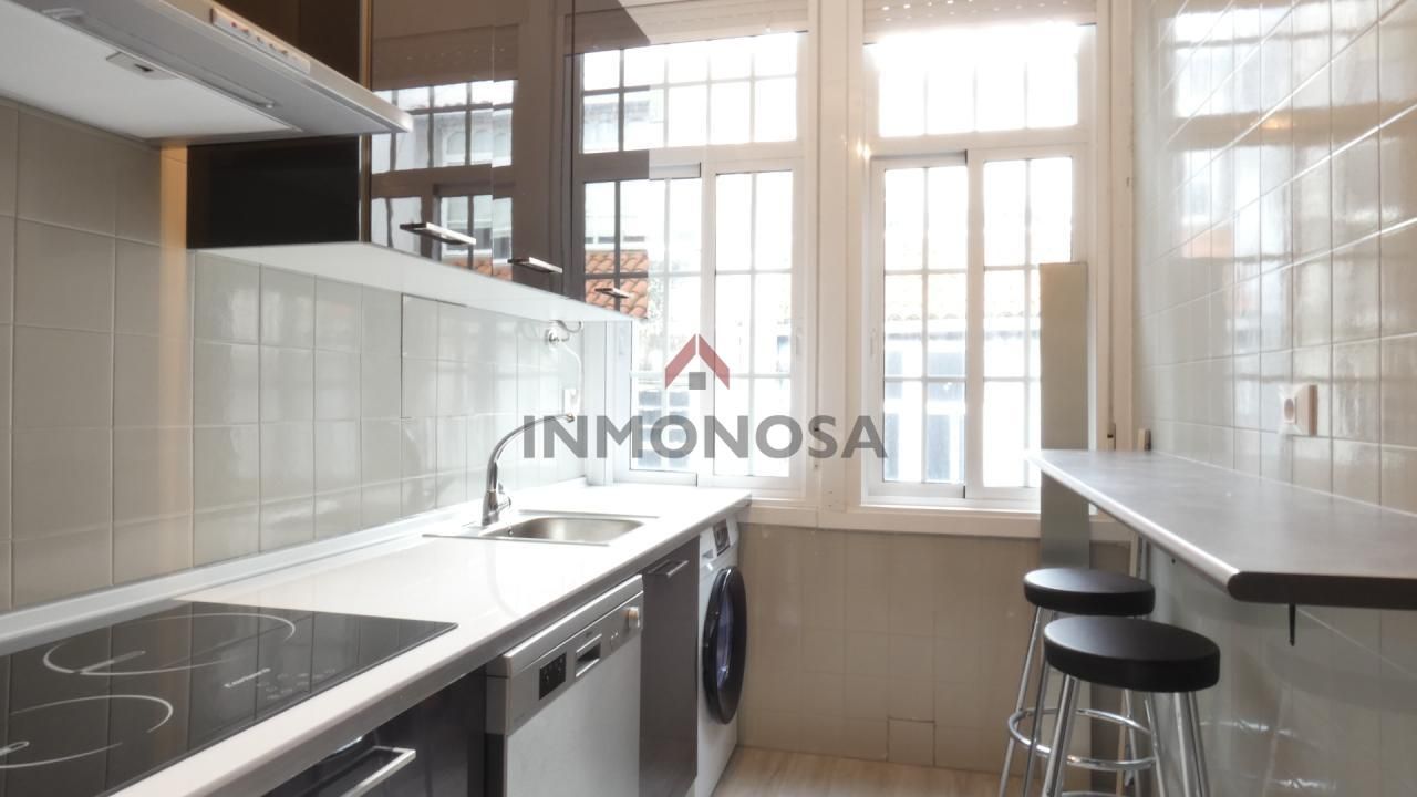 Kitchen of Flat to rent in Ferrol  with Heating and Furnished