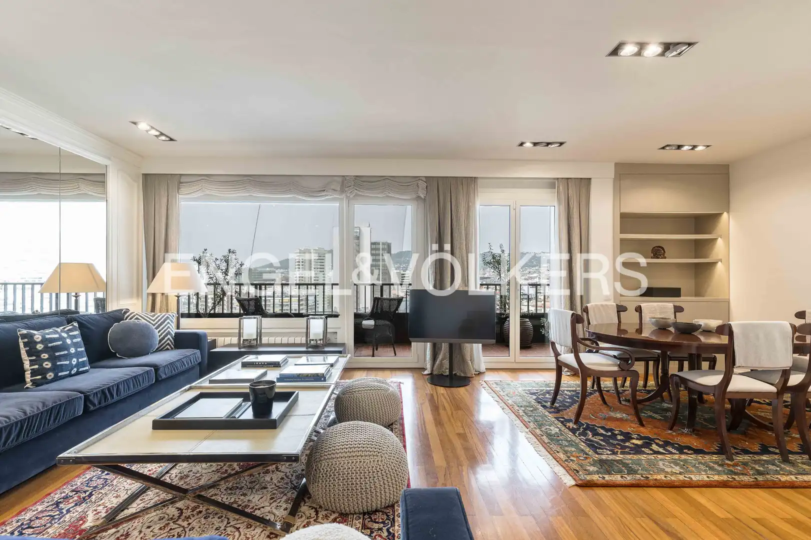 Living room of Flat for rent in Barcelona  with Air Conditioner, Heating and Parquet flooring