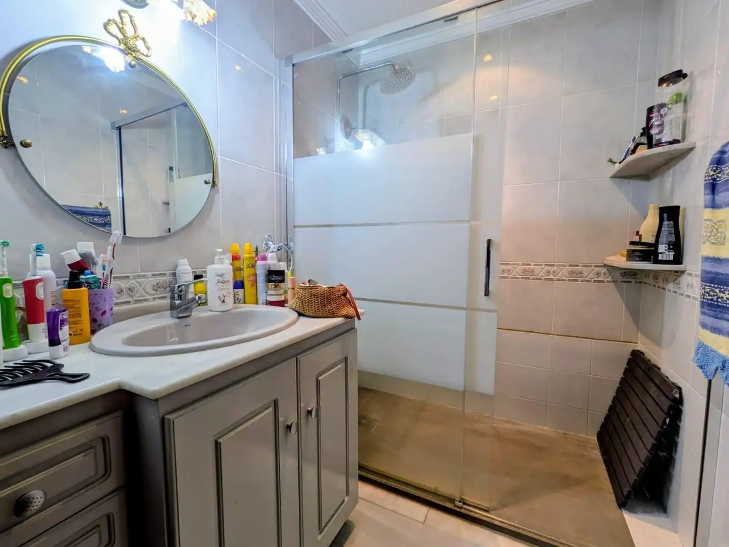 Badezimmer von Wohnung zum Verkauf in Algeciras