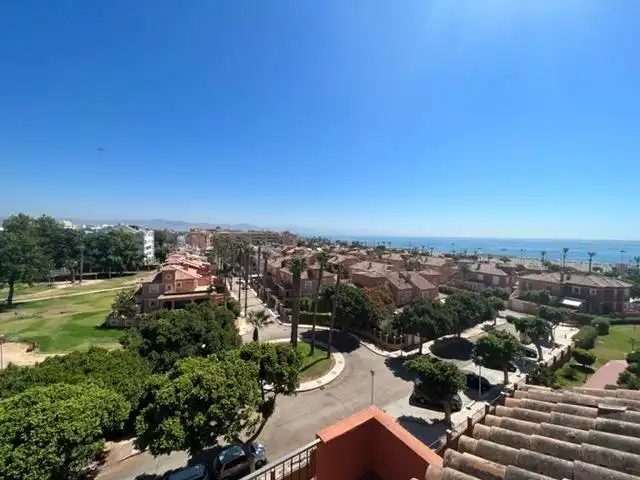 Vista exterior de Àtic en venda en Torremolinos amb Aire condicionat, Terrassa i Traster