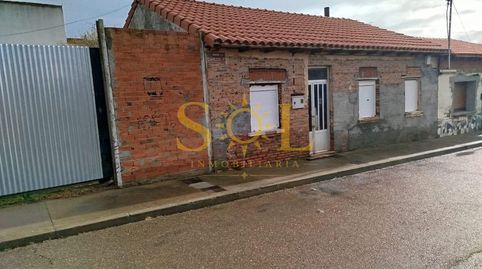 Foto 2 de Casa o chalet en venta en Calle Carlos V, 44, La Bañeza , León