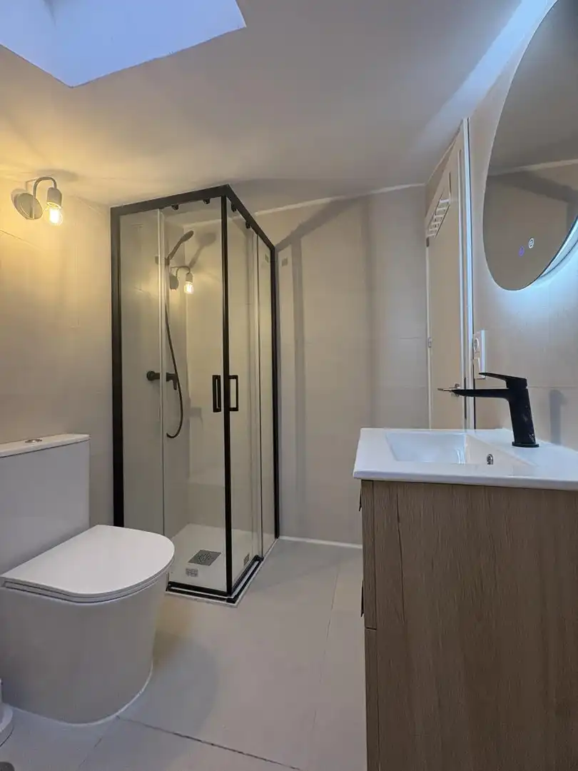 Bathroom of Duplexes for rent in Villa de Vallecas