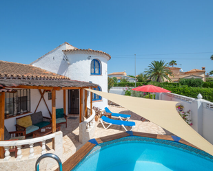 Vista exterior de Casa o xalet en venda en Dénia amb Aire condicionat i Piscina