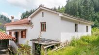 Vista exterior de Casa o xalet en venda en Cangas del Narcea amb Calefacció, Terrassa i Traster