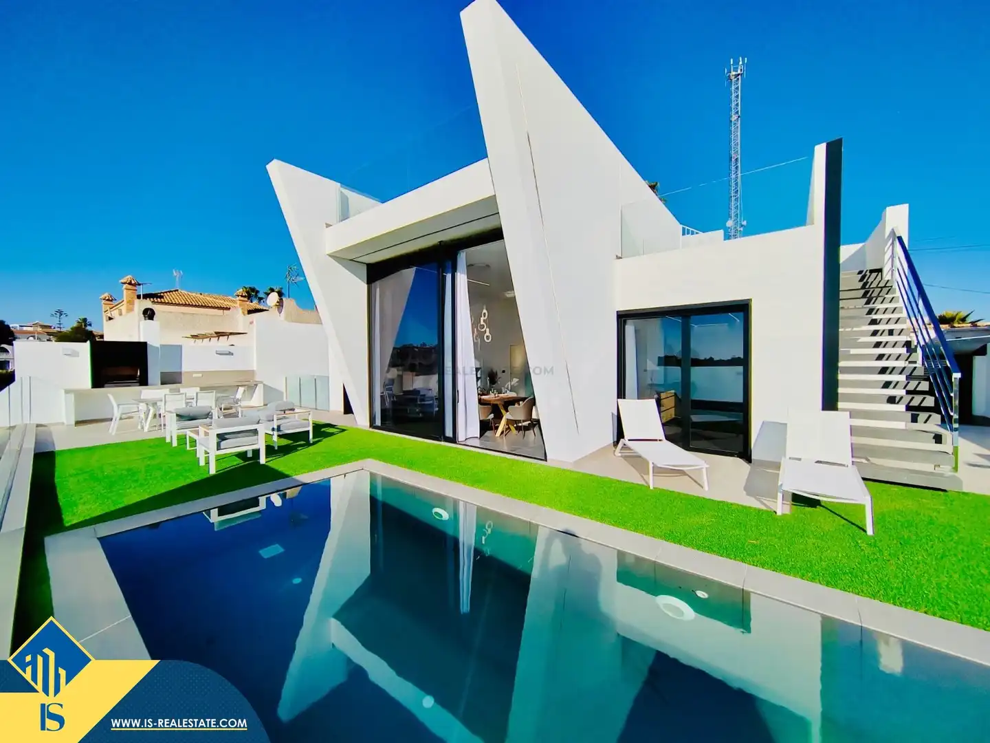 Chalet con piscina en venta en Orihuela Costa