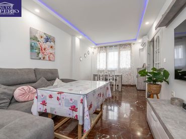 Casa con jardín en venta en Ogíjares