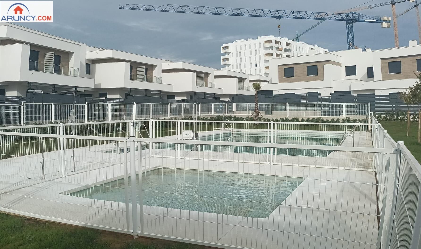 Piscina de Casa adosada de lloguer en Lebrija amb Aire condicionat, Calefacció i Jardí privat