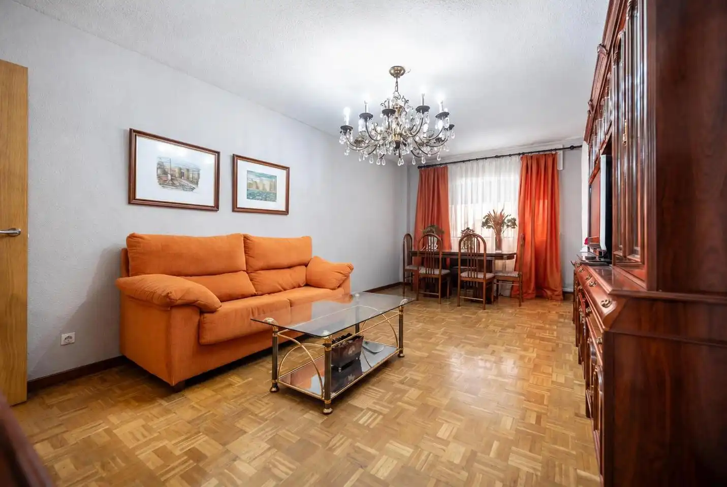 Sala d'estar de Pis en venda en Ávila amb Calefacció, Parquet i Traster