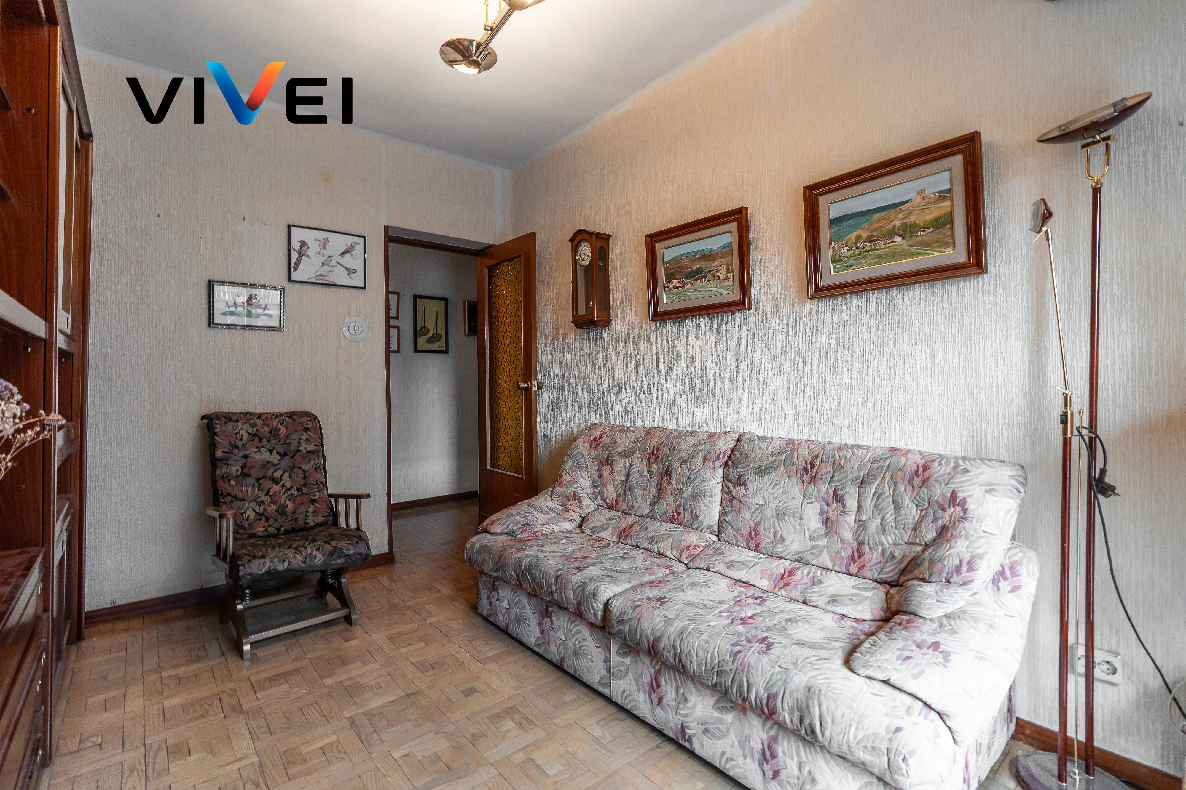 Living room of Flat for sale in  Madrid Capital  with Heating and Balcony