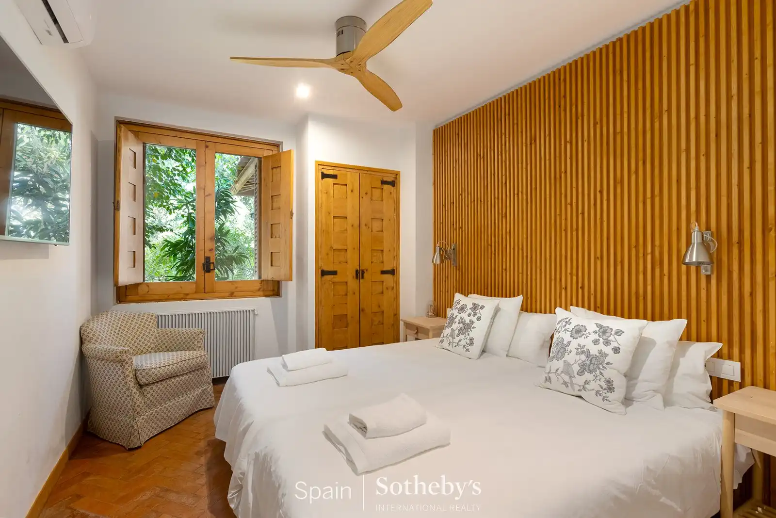 Bedroom of Country homes for sale in Premià de Dalt  with Air Conditioner, Heating and Private garden