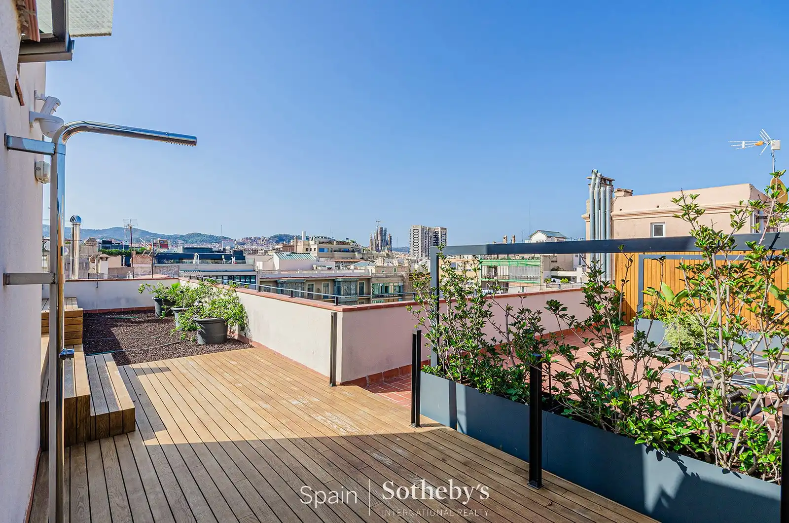 Terrasse von Wohnungen zum Verkauf in Barcelona mit Klimaanlage, Heizung und Abstellraum