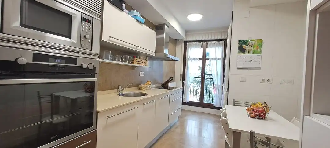 Cocina de Piso en venta en Vitoria - Gasteiz con Calefacción, Trastero y Amueblado