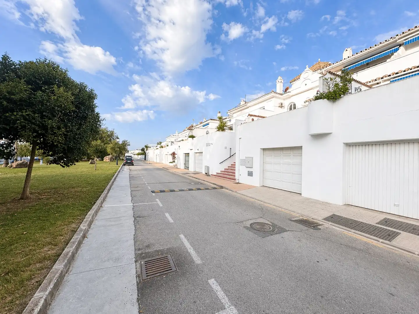 Vista exterior de Casa o xalet en venda en Puerto de la Duquesa