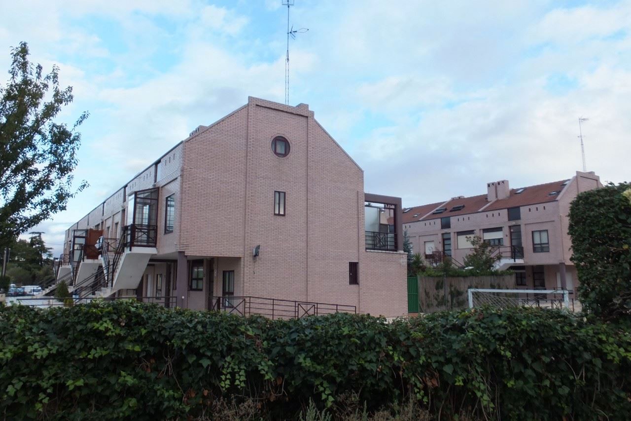 Vista exterior de Pis en venda en Lardero amb Traster i Balcó