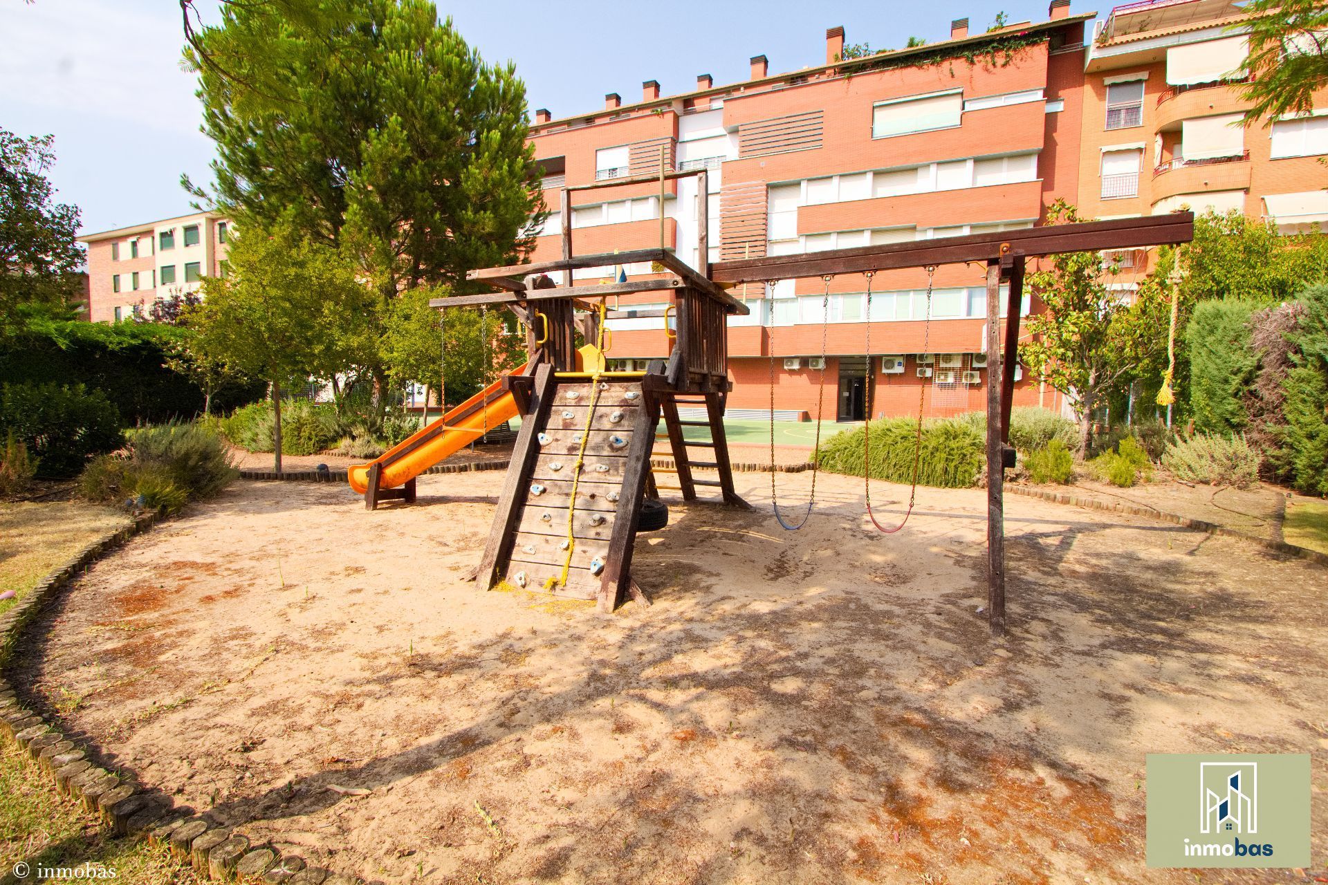 Exterior view of Flat to rent in Badajoz Capital  with Air Conditioner, Heating and Furnished