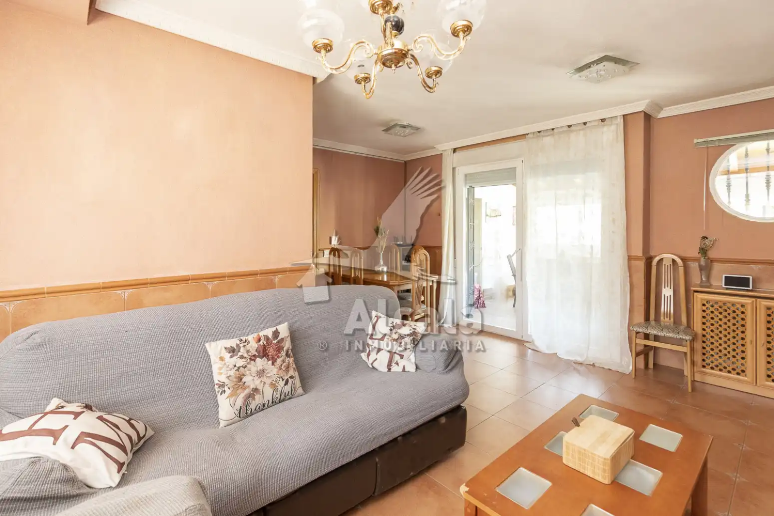 Sala de estar de Casa adosada en venta en Azuqueca de Henares con Aire acondicionado, Calefacción y Piscina