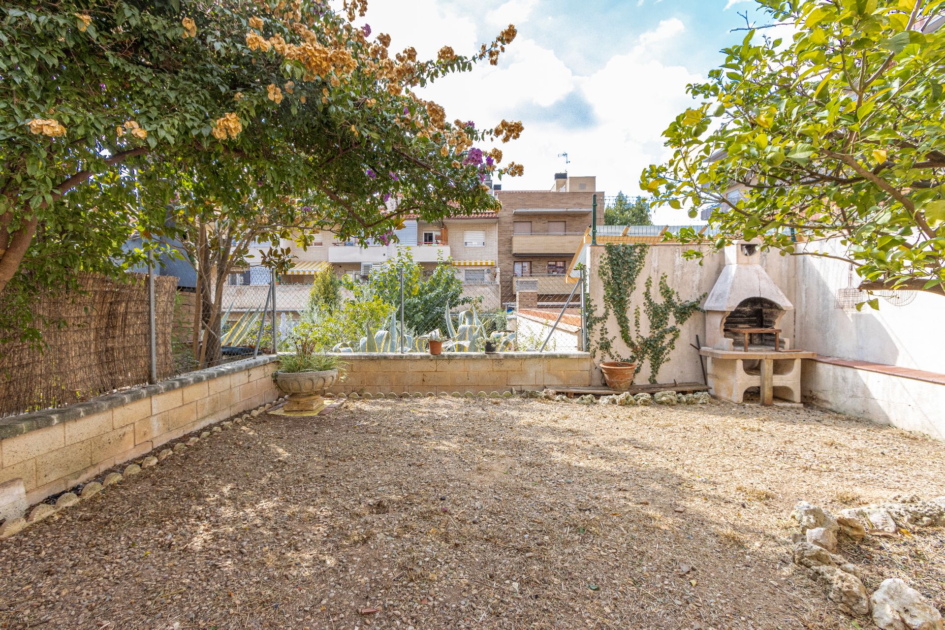 Jardí de Planta baixa en venda en Castellar del Vallès amb Aire condicionat, Calefacció i Jardí privat